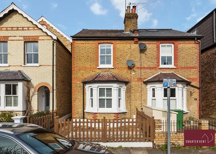 Kingston On Thames Pets Welcome Garden 3Bed
