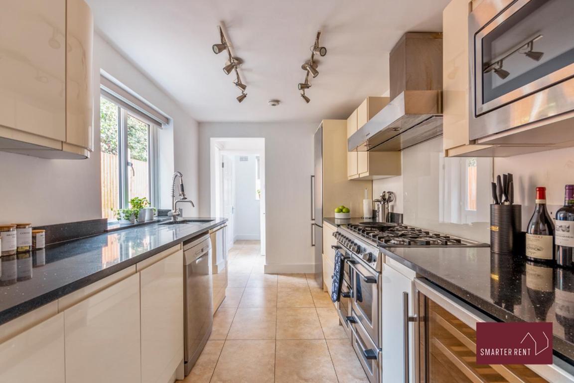 Kingston On Thames Pets Welcome Garden 3bed Casa de Férias *