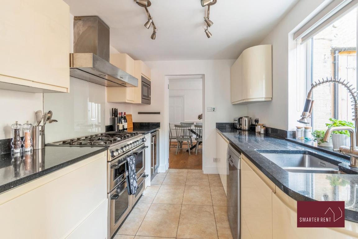 Kingston On Thames Pets Welcome Garden 3bed Casa de Férias